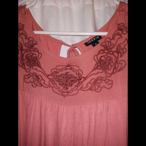 Torrid embroidered tank top Plus Size 1X - Picture 5 of 11